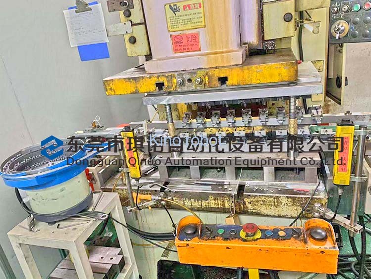 二次元機械手縮短生產時間