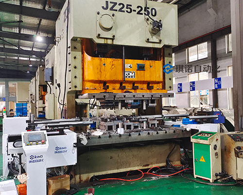 二次元機(jī)械手